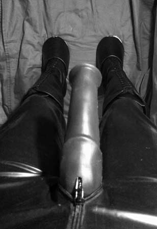 The Pegasus equine sheath matches my hoof boots black latex catsuit fairly well. Here is how it looks from my point of view.