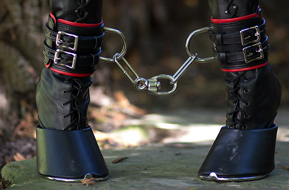 The length of the hobble chain is just right and the swivel point helps prevent tripping